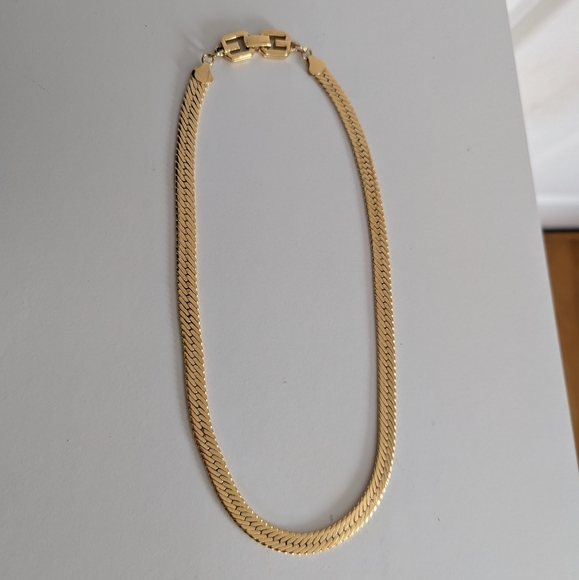 Givenchy thick gold Herringbone/ snack chain necklace - Picture 6 of 12